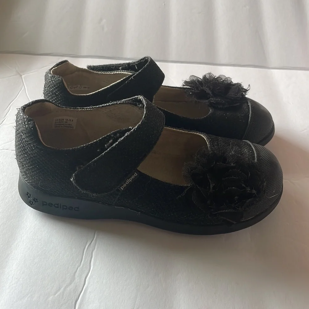 Pediped black Mary Jane dress shoes with flower size 29
